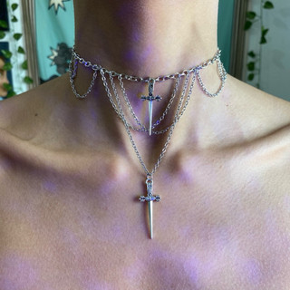 Colar Joana d'Arc Pingente de espada Aço Inox Gargantilha Vintage Choker Aesthetic Colar Gótico Dupla camada Alternativa
