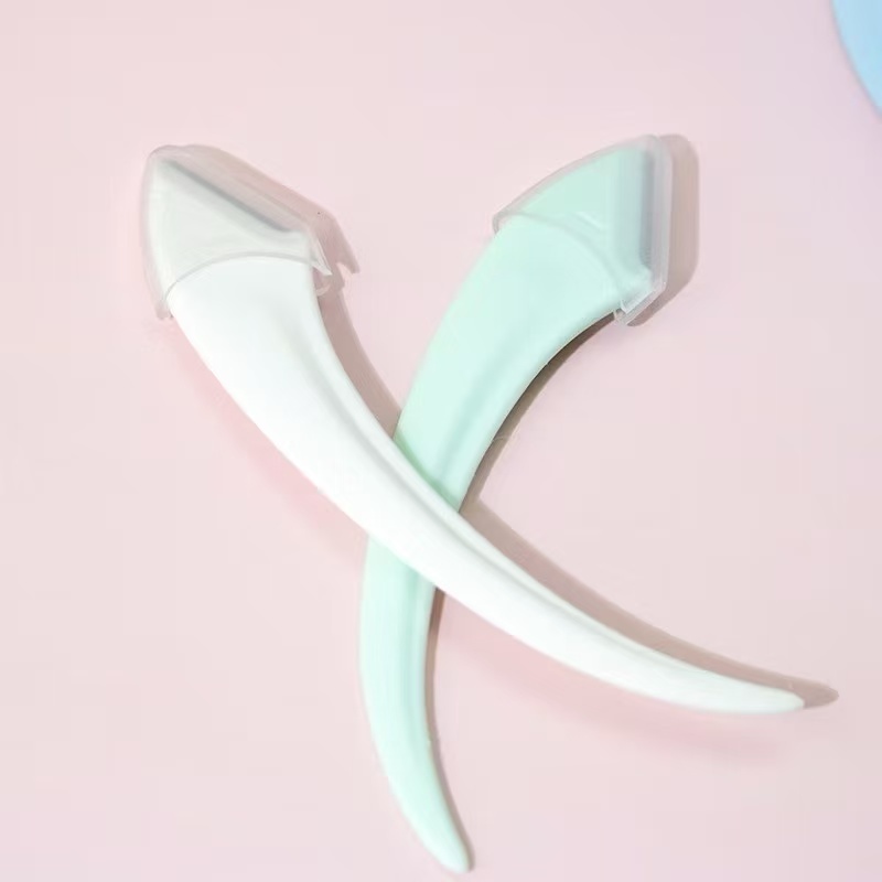 Kit 2/4/6 Pcs de Navalha E Tesoura Para Sobrancelha, Tesoura Com Pente, Depilação Facial em Oferta na Shopee