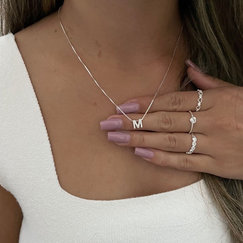 Colar de Letra 3D Inicial Do Nome Cravejado Feminino Banhado a Prata 925 e Ouro 18 K