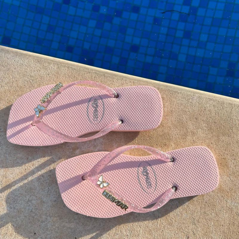 Chinelo Feminino com Aplique Borboleta – Design Charmoso, Leve e Macio para Todas as Ocasiões em Oferta na Shopee