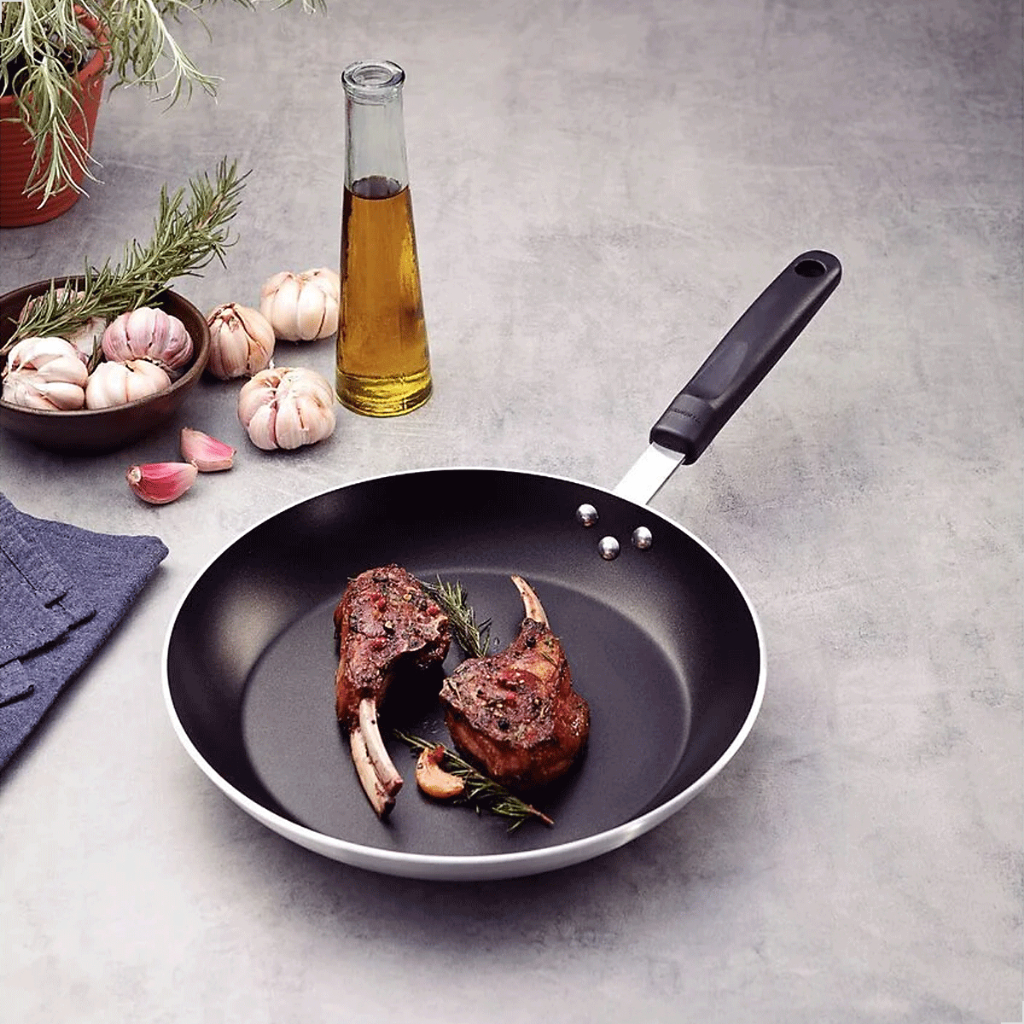 Frigideira Tramontina Profissional Revestimento Antiaderente Starflon Premium em Alumínio 24cm 1,3L em Oferta na Shopee