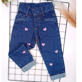 Calça mom Jeans Infantil Bordado em Oferta na Shopee