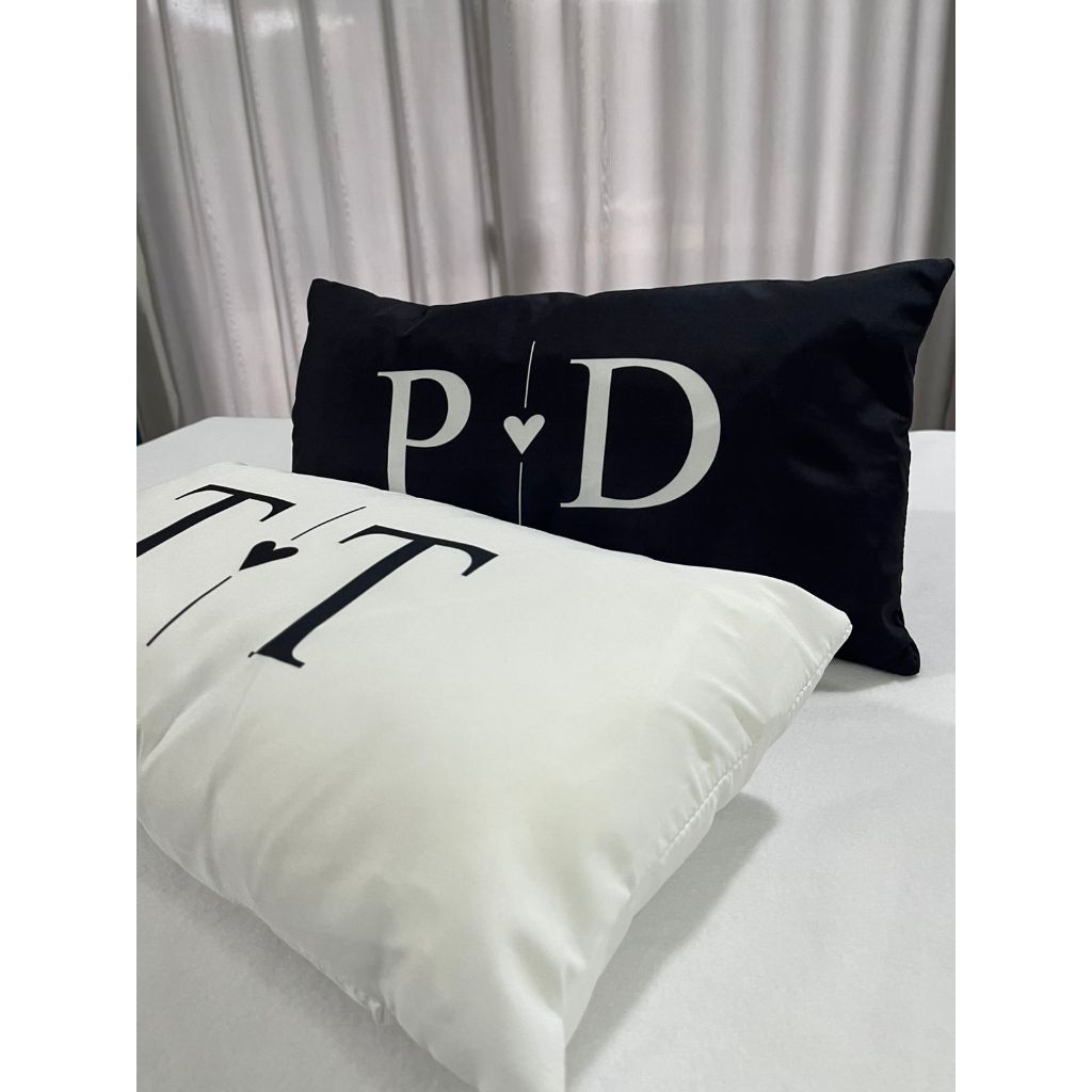 Capa de Almofadas Letras Iniciais Cama Casal baguete 30x50cm