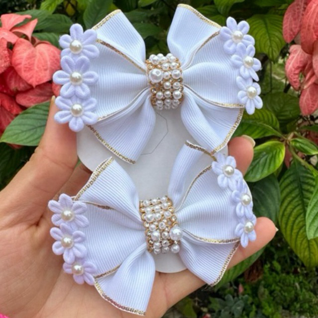 4 unidades de laço infantil no bico de pato coloridos e bordados à mão