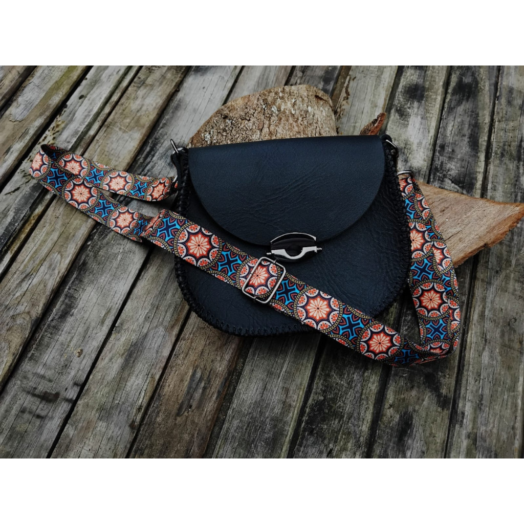 Bolsa Tiracolo Couro Legitimo Feita a Mão