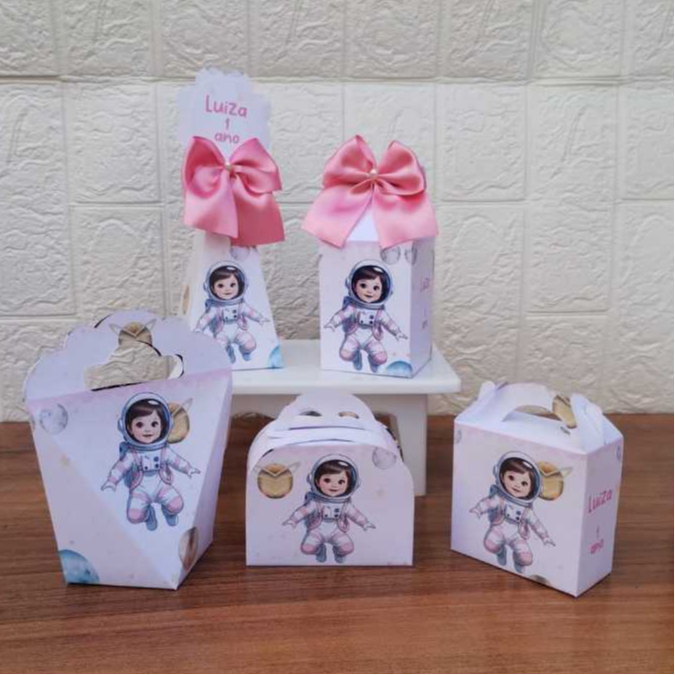 PEGUE E MONTE - Kit Festa Personalizados ASTRONAUTA MENINA Lembrancinhas Caixinhas para Aniversário