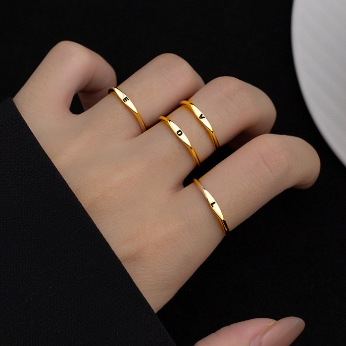 Anel Fino Com Letra Inicial Regulável Banhado a Ouro 18k Ou Prata 925 em Oferta na Shopee