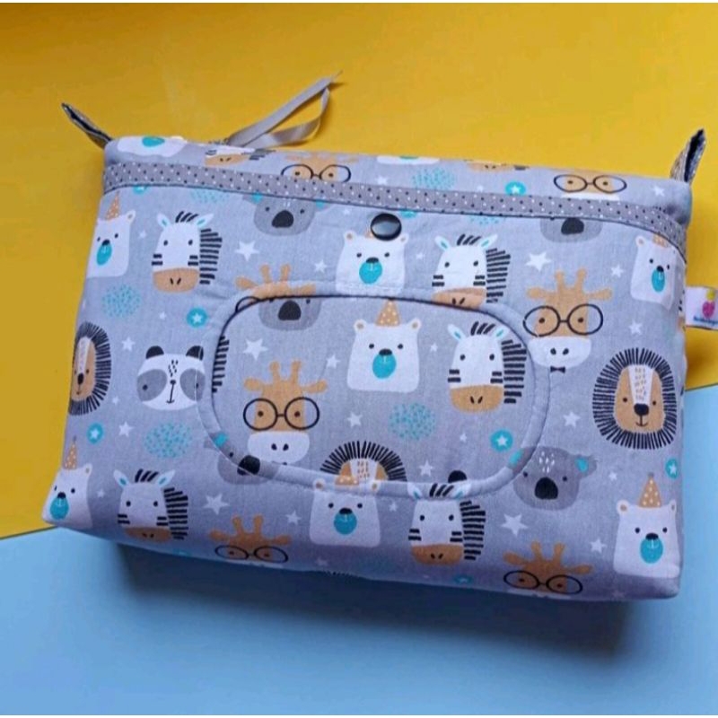 Necessaire Porta Fraldas e Lenço Umedecido em Oferta na Shopee