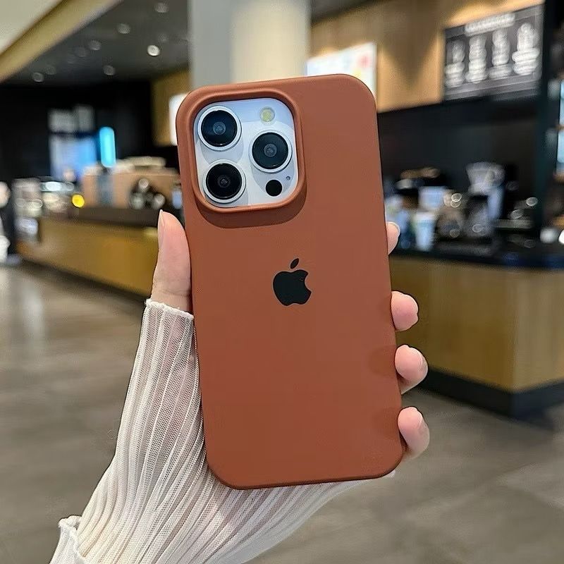 Capa Case de Celular Aveludada Marrom Para Iphone 7/8 PLUS/XR/11/11 PRO/11 PRO MAX/12/12 PRO/12 PRO MAX/13/13 PRO...