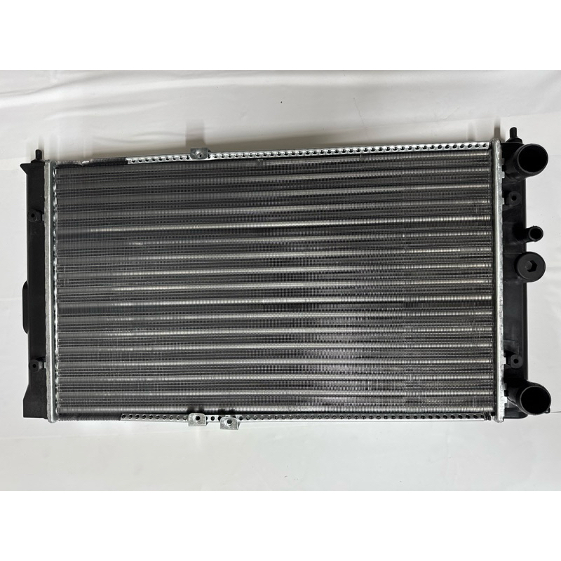 RADIADOR FORD VERSAILLES / ROYALE 1.8 / 2.0 91-94 -AC MEC. VOLKSWAGEN SANTANA / QUANTUM 1.8 / 2.0 91-94 -AC MEC.