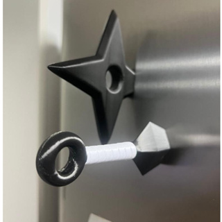 Kit Imãs de Geladeira Shuriken/Kunai Naruto (Diversos Personagens) em Oferta na Shopee