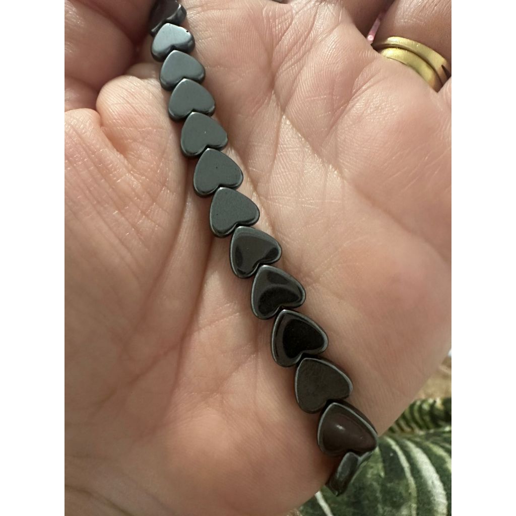 Fio de Hematita de Coração 8mm contas de pedras naturais para pulseiras terço em Oferta na Shopee