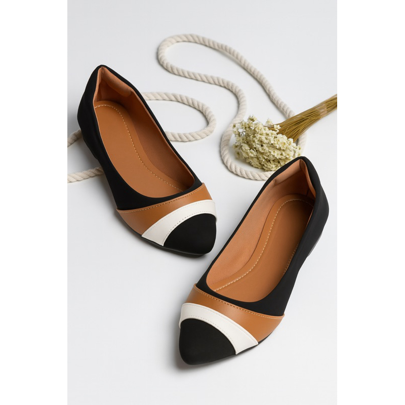 SAPATILHA sapato feminino salome bico fino rasteira bicolor tendencia enfeite em Oferta na Shopee