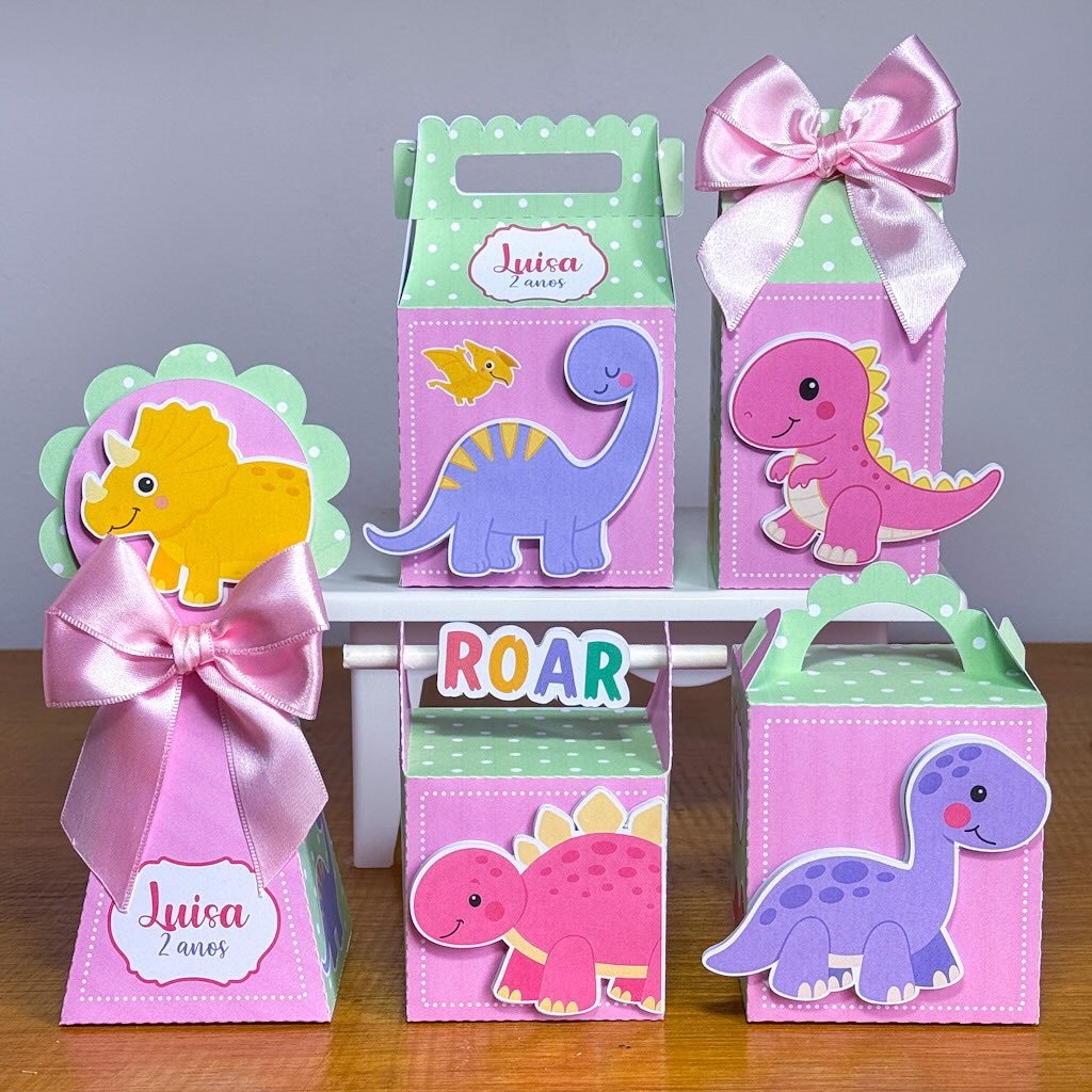 Kit Festa Dinossauro Menina Dino l Personalizados l Lembrancinha para Festa l kit Caixas Mesversario festa em casa