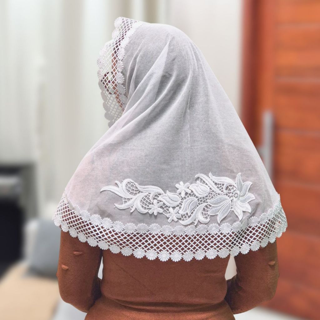 Véu Ccb Congregação Cristã Com Aplique Floral (modelo Bruna)