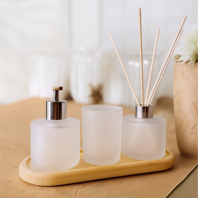Kit Lavabo Luxo +Porta Sabonete + Copo Multiuso + Bandeja de Madeira Pinus / Sem essencia
