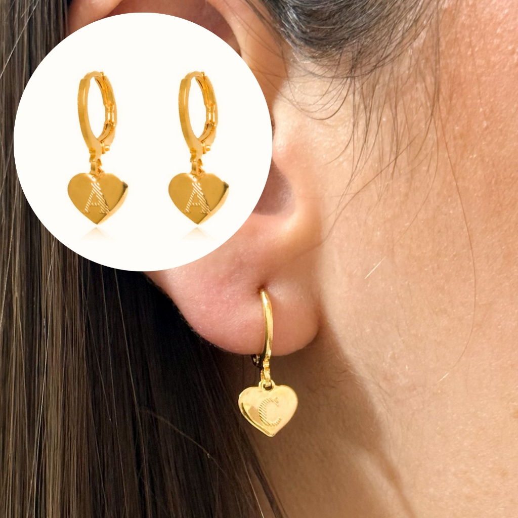 [ SEMI JOIA ] Brincos de Argolas Inicial Letra Coração Feminina Banho Ouro 18k Anti Alérgico Acessórios Femininos em Oferta na Shopee