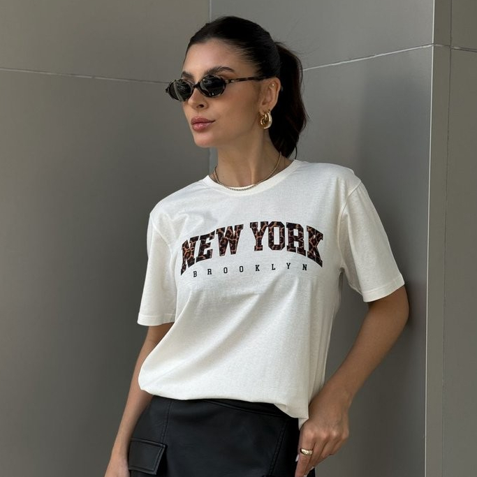 Blusa Feminina Elegante e Sofisticada Off New York Animal Print em Malha 100% Algodão Premium