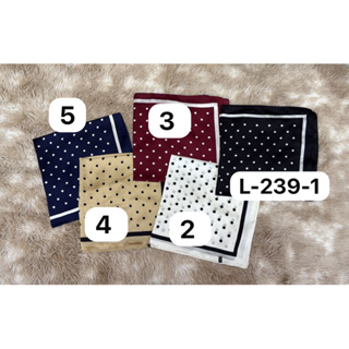 LENÇO DE POÁ  BOLINHA 70x70 cm TOQUE DE SEDA em Oferta na Shopee