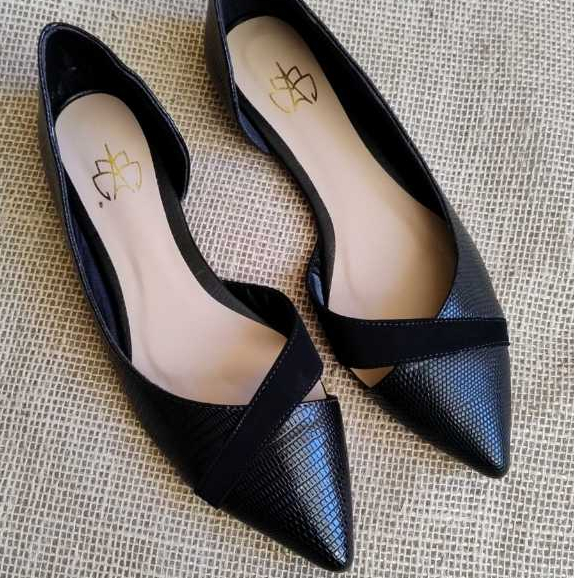 Sapatilha feminina confortável preta bico fino