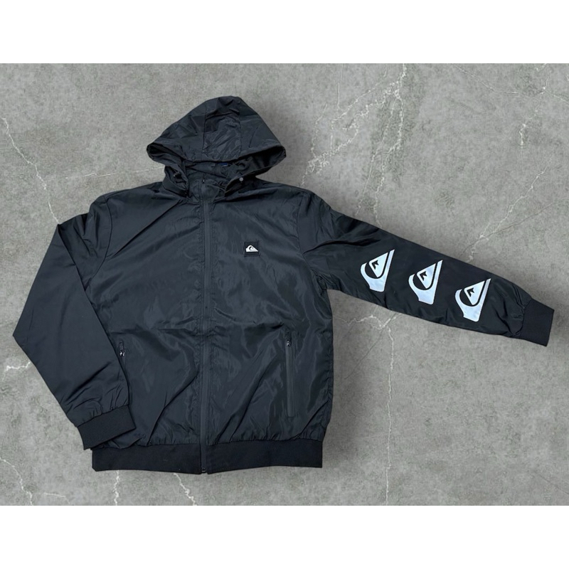 Jaqueta Corta Vento Masculina Impermeável Leve Esportiva Casual Estilosa Capuz Proteção Vento e Chuva para o Dia Dia