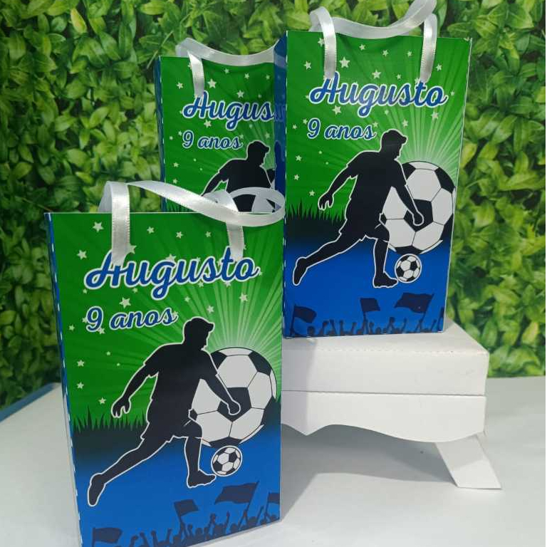 Lembrancinha sacolinha surpresa personalizada com nome e idade tema futebol PEGUE E MONTE tamanho P 10x15x4cm