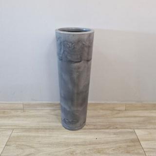 Vaso de planta decorativo Coluna Ibiza em polietileno 70cm de altura em Oferta na Shopee