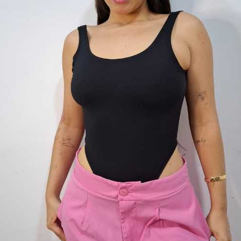 Body Bory Feminino Cavado Asa delta Preto Suplex Liso Collant Balada Regata