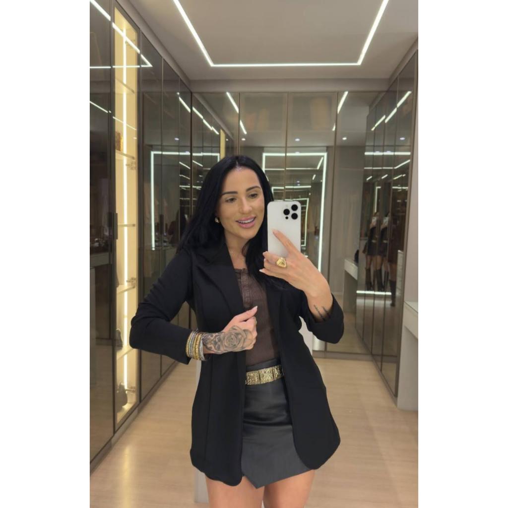 Blazer Feminino Acinturado em Poliéster Sem Botão Preto e Caramelo Elegante Casual e Social Outono/Inverno