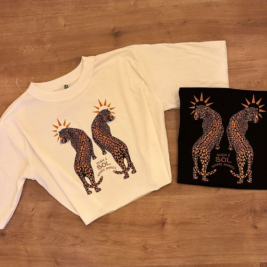 Blusa T-cropped Oversized Feminina - PANTERA QUEM É SOL SEMPRE APARECE em Oferta na Shopee
