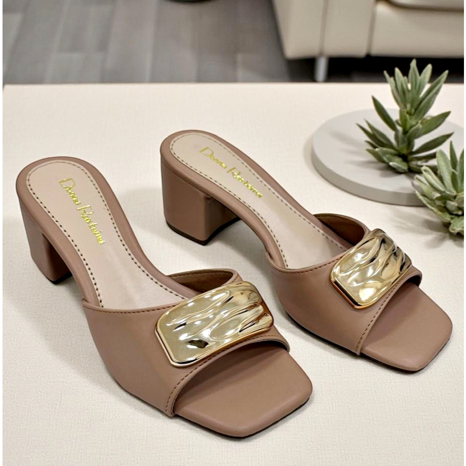 Sandália feminina Salto Bloco Tamanco Casual com Enfeite Dourado Tamanco salto médio Ref 213 em Oferta na Shopee