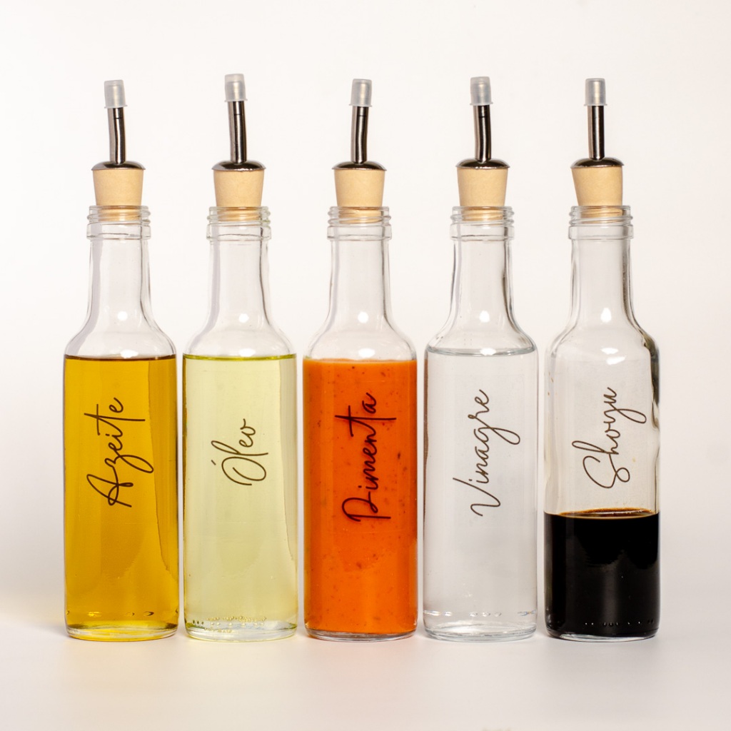 Galheteiro de Vidro 250ml com Bico Dosador Polímero | Porta Azeite / Vinagre / Óleo / Shoyu em Oferta na Shopee