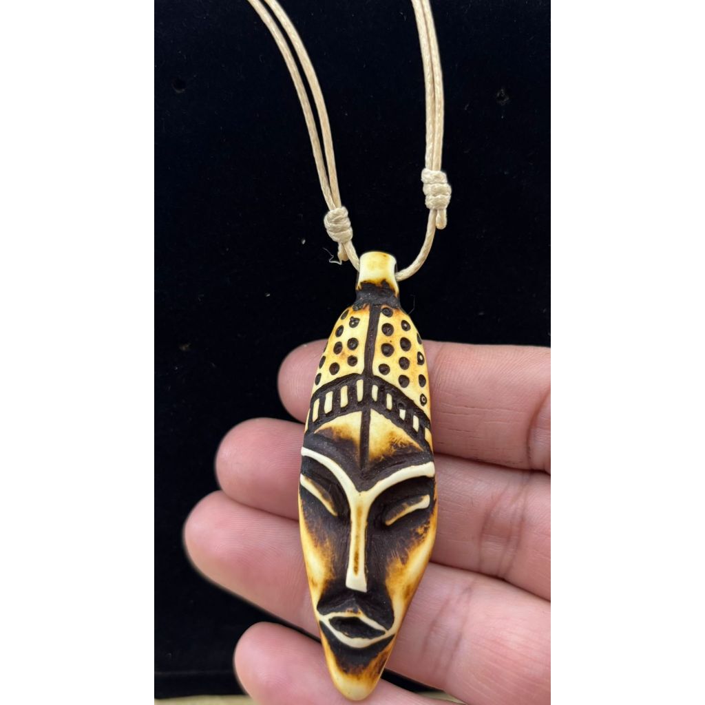 Colar Máscara Tribal Artesanal – Estilo Étnico Boho | Cordão Ajustável em Oferta na Shopee