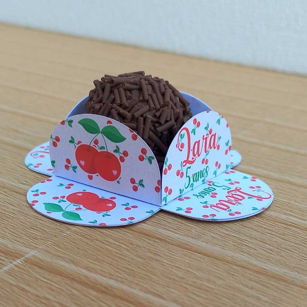 Forminha de Doce Brigadeiro Personalizada Cerejinha - 4 pétalas / Festa de aniversário / Lembrancinha