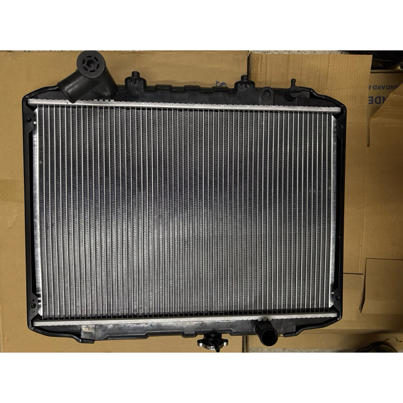 Radiador Hyundai H100 99/2004 2.5 Mitsubishi L300 2.5 91/99