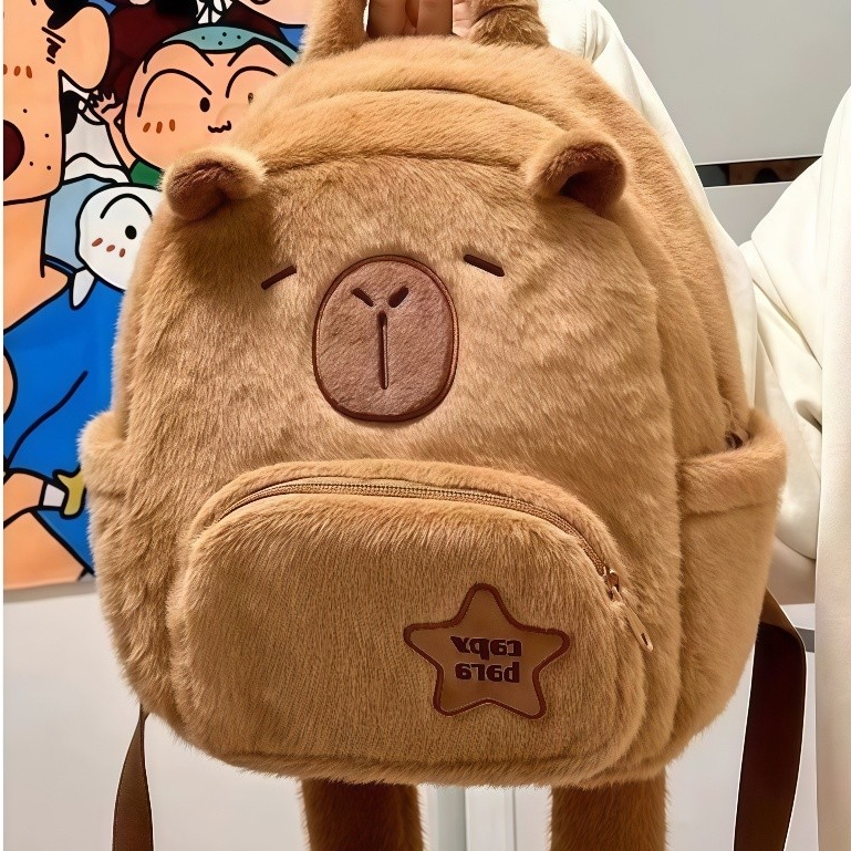 Mochila Infantil Feminina em Pelúcia Capivara Fofa e Aconchegante