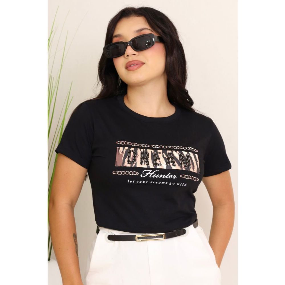 Tshirt blusa em malha 100% algodão customizada com pedrarias na estampa (CONFIRA A TABELA DE MEDIDAS)