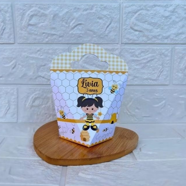 PEGUE E MONTE - Caixinha Coração Triangulove personalizada Abelhinha -  Lembrancinhas -  Festa de Aniversário