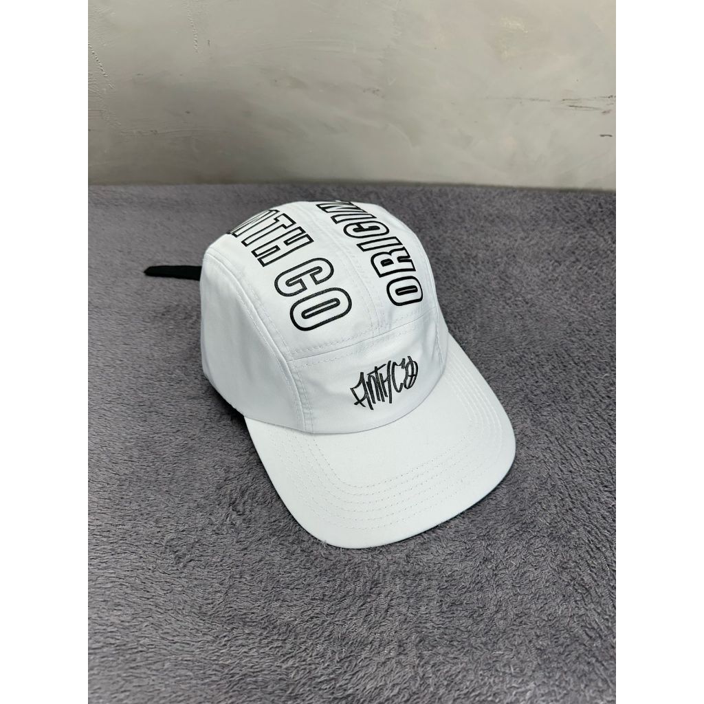 Boné Five Panel Aba Reta Anth Co Original Strapback Originals Branco - Acompanha Adesivos