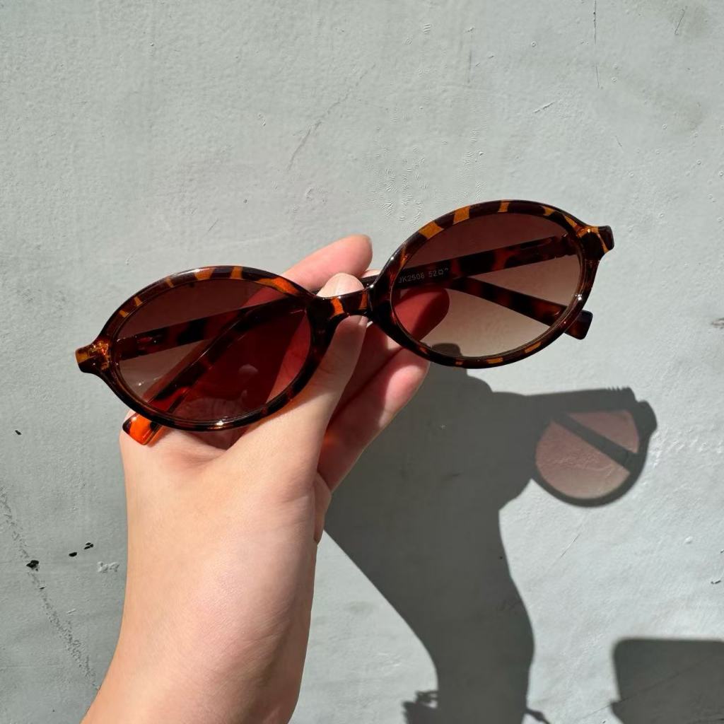 Óculos de sol ovais ou armações com lentes de prescrição intercambiáveis em Oferta na Shopee