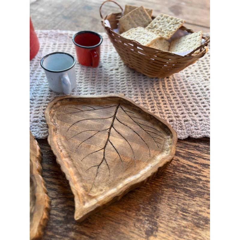 FOLHA - bandeja de madeira formato e entalhe de folha - artesanato para decoração rustica quadro natureza, parede, mesa