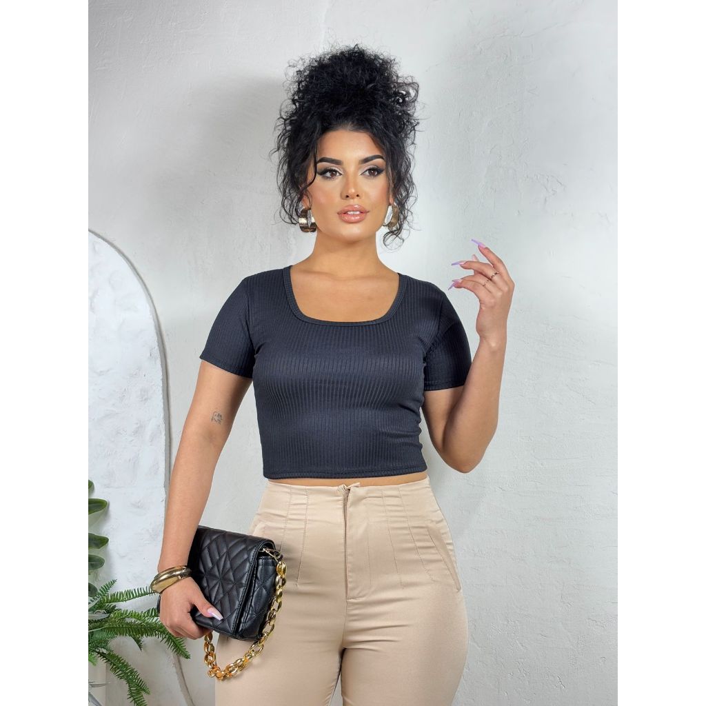 Cropped Feminino Canelado Manga Curta top gola U — Básico, Confortável e Versátil para o Dia a Dia
