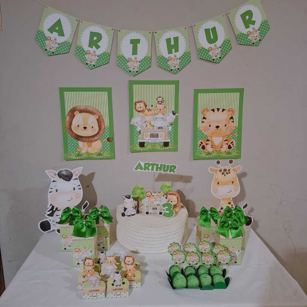 Kit Festa Safári Personalizado Só um Bolinho I Lembrancinha Mesversário Aniversário I 100 itens Decoração  Festa Escola