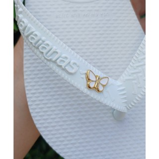 Chinelo Havaianas Top branca + Pingente Borboleta em Oferta na Shopee