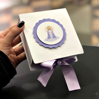 CAIXINHA CONVITE MADRINHA PADRINHO CRISMA NOSSA SENHORA APARECIDA LILÁS em Oferta na Shopee
