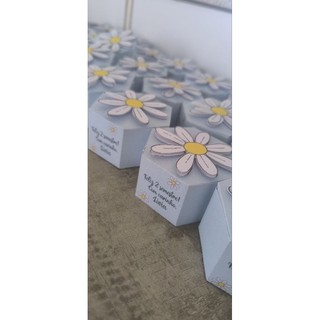 30 caixinhas Personalizadas Margarida – Ideal para Docinhos e Sonho de Valsa