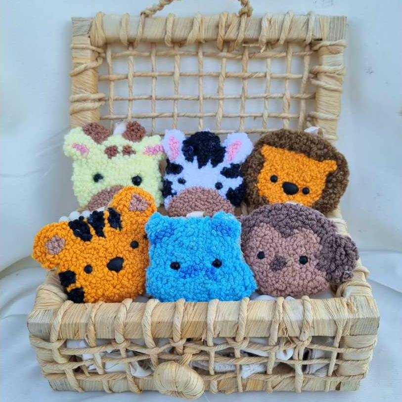 Chaveiro Safari Punch Needle Personalizado 7cm – Lembrancinha Maternidade, Chá de Bebê e Aniversário
