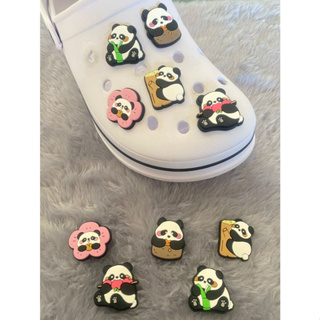 Kit 3 A 5 Peças Pins/Bottons Emborrachados Para Babuche - Pandinhas Fofos em Oferta na Shopee