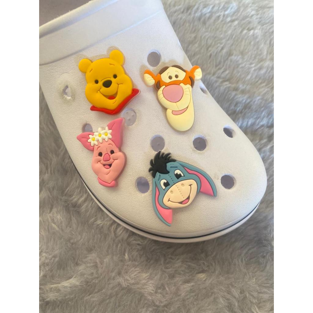 Kit 1 a 4  Peças Pins/Bottons Emborrachados Para Babuche - Ursinho pooh em Oferta na Shopee