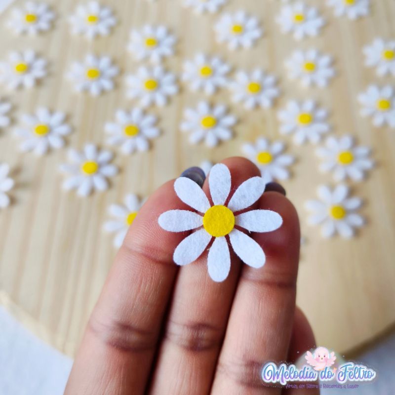 Margarida Cute em Feltro - 30 unidades - recorte a laser em Oferta na Shopee